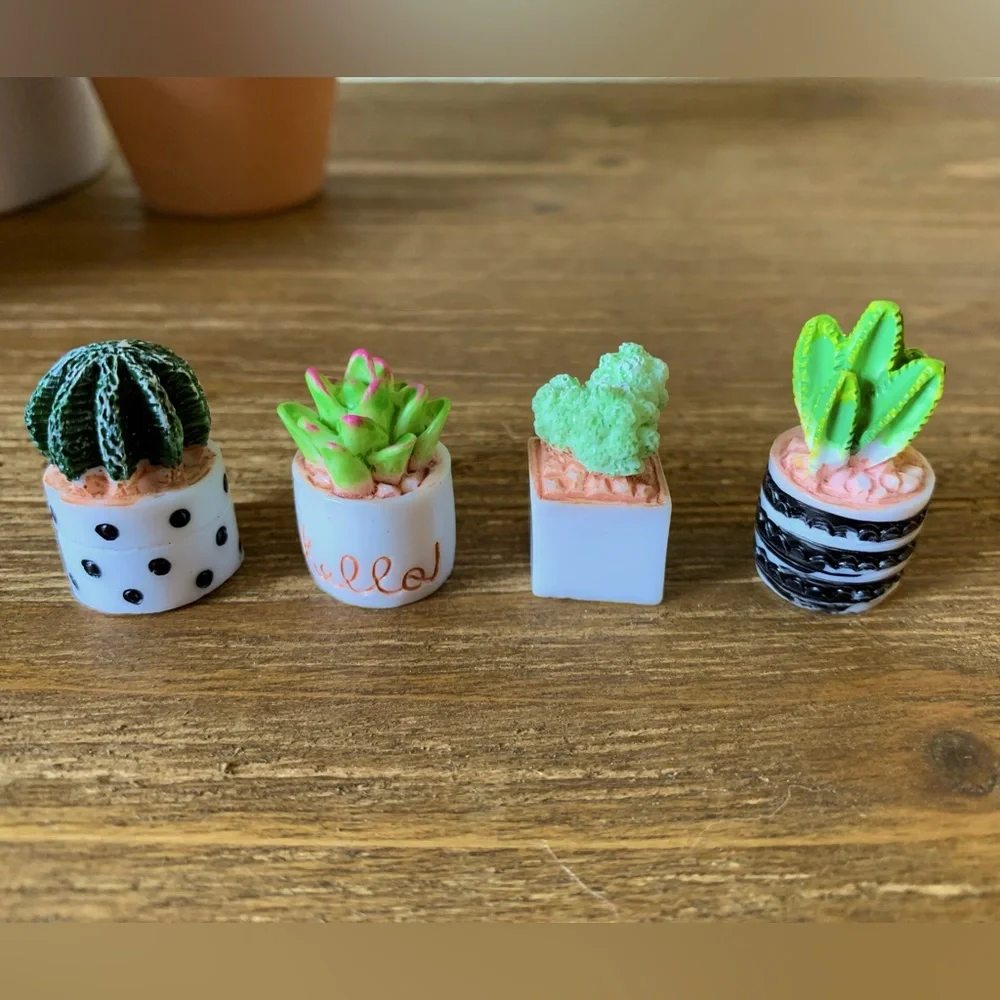 Cactus Succulent 4 Piece Mini Figurine Set - Picture 3 of 6